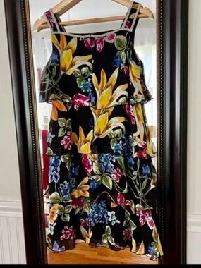 MSK SEQUINS TRIM Tiered Floral Dress NWT Size Small.